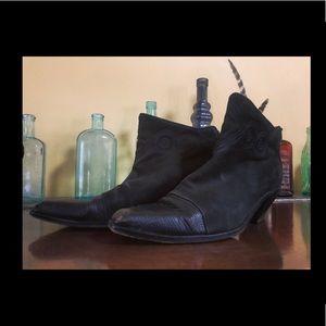 Via Spiga Suede Leather Ankle Boots